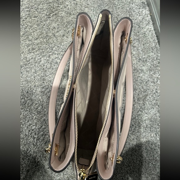 Light pink Michael Kors Susan Satchel - Picture 3 of 7